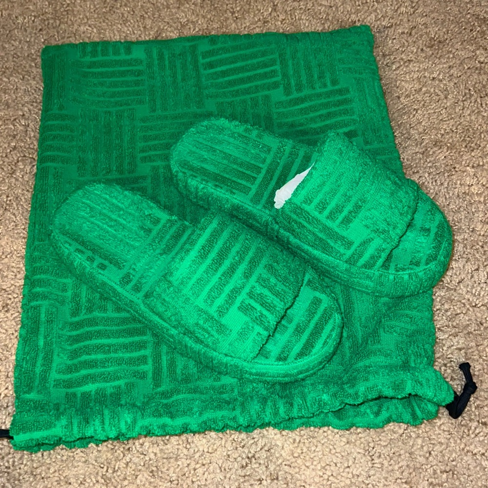 Bottega Veneta Resort Sponge slides
